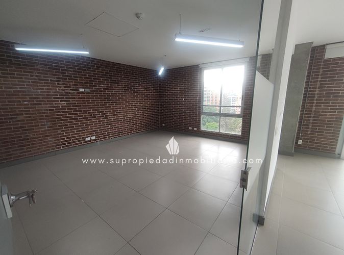Oficina en Arriendo en Castropol, Medellín - Miniatura 9