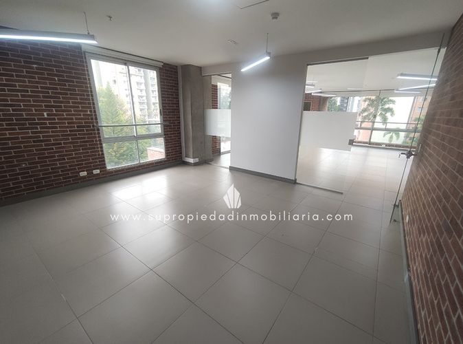 Oficina en Arriendo en Castropol, Medellín - Miniatura 11