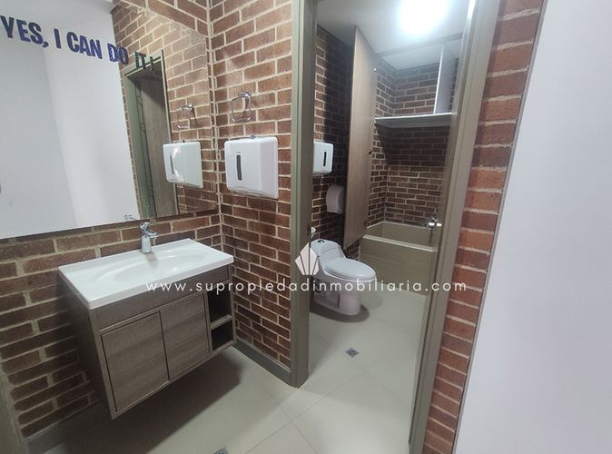 Oficina en Arriendo en Castropol, Medellín - Miniatura 13