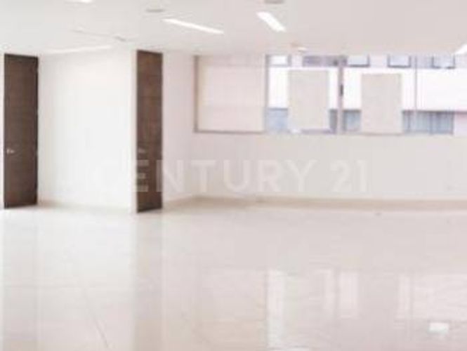 Oficina en venta en El Poblado, Medellín - Miniatura 2