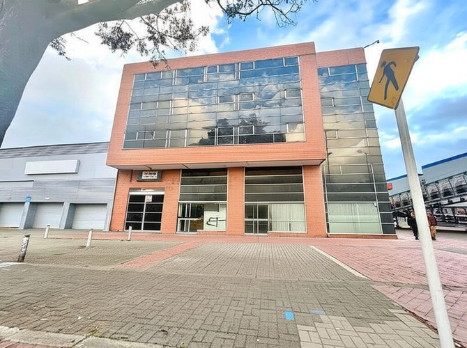 Edificio en Venta en Niza, Bogotá - Imagen 1