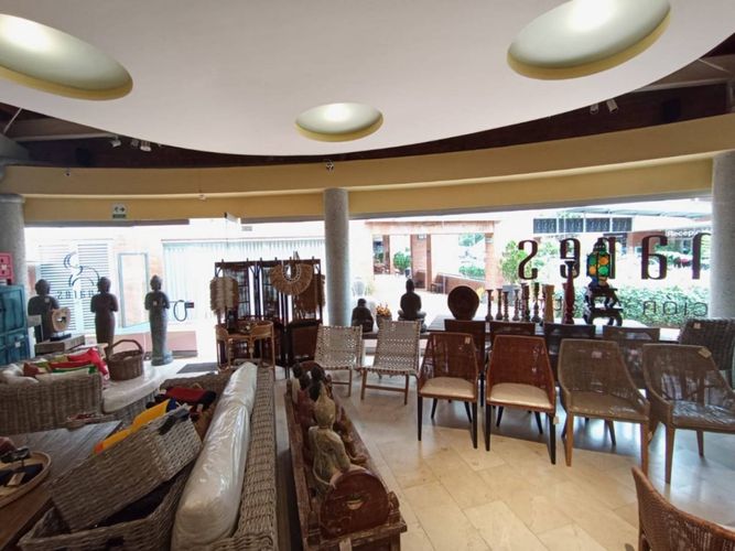Local en Arriendo en Altos del poblado, Medellín - Miniatura 3