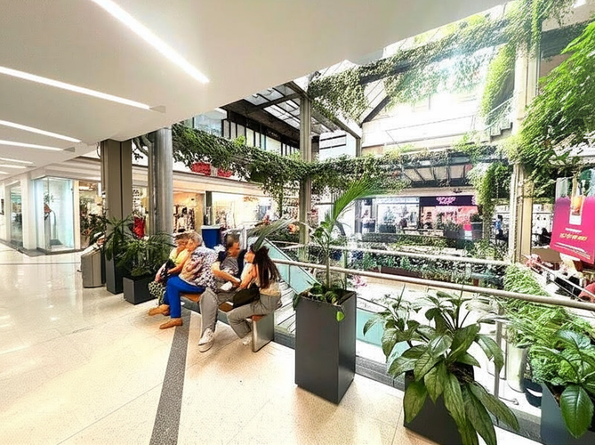 Local en Venta en El Poblado, Medellín - Miniatura 4