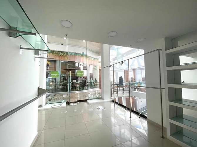 Local en Venta en Santa Barbara, Bogotá - Miniatura 2