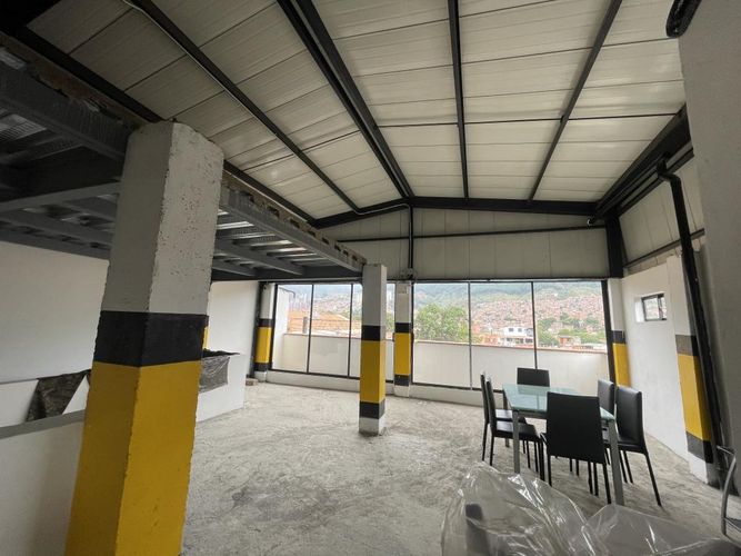 Edificio en Venta en Laureles, Medellín - Imagen 1
