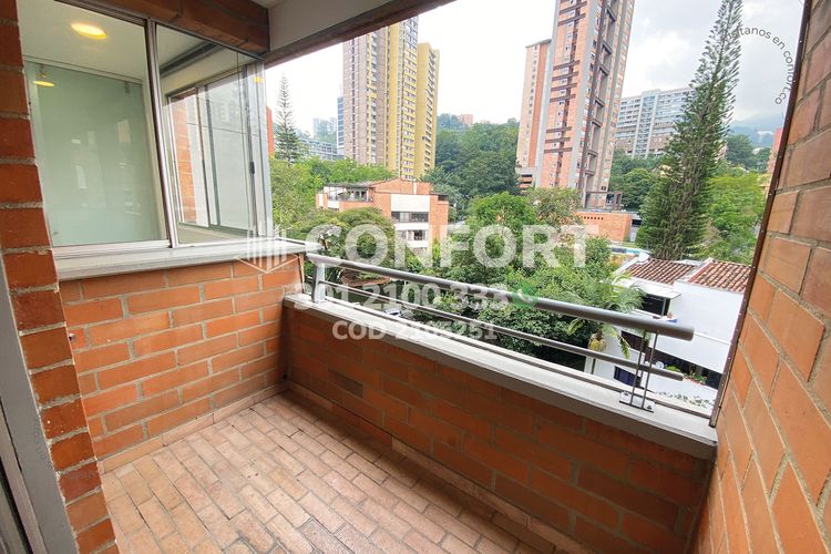 Apartamento en Arriendo en Castropol, Medellín - Miniatura 5