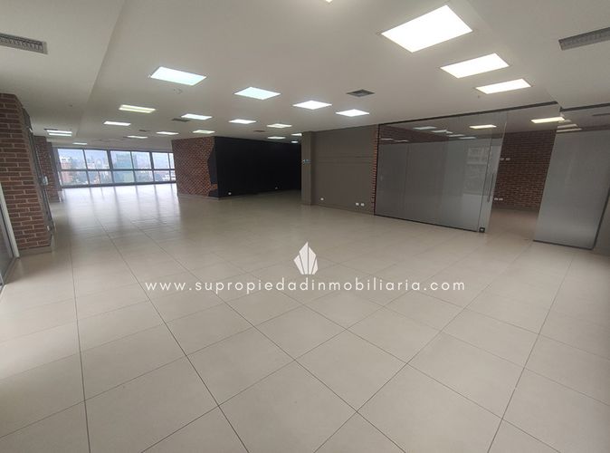 Oficina en Arriendo en Castropol, Medellín - Miniatura 3
