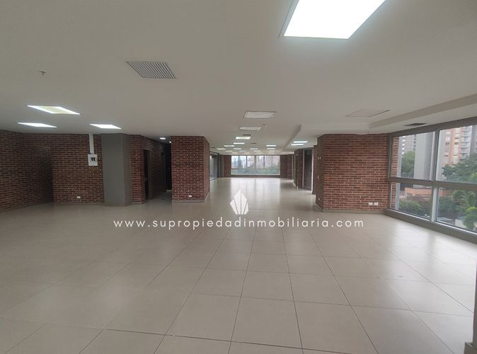 Oficina en Arriendo en Castropol, Medellín - Miniatura 6