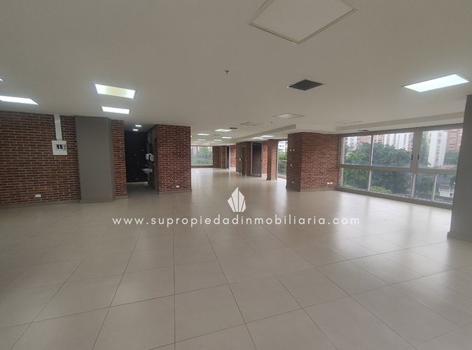 Oficina en Arriendo en Castropol, Medellín - Miniatura 7