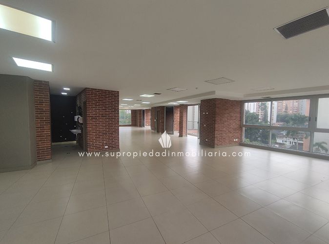Oficina en Arriendo en Castropol, Medellín - Miniatura 8