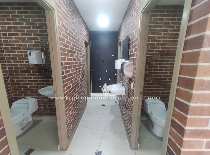 Oficina en Arriendo en Castropol, Medellín - Miniatura 9