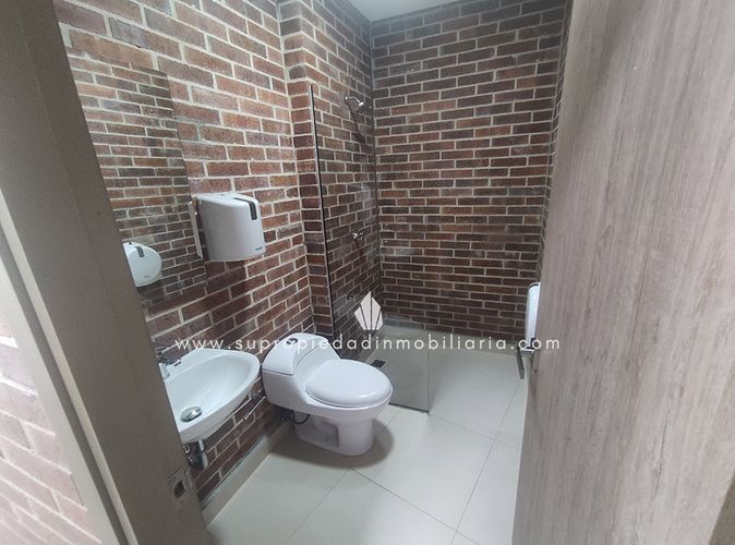 Oficina en Arriendo en Castropol, Medellín - Miniatura 11