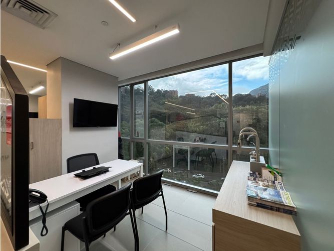 Oficina en Arriendo en El Poblado, Medellín - Miniatura 3