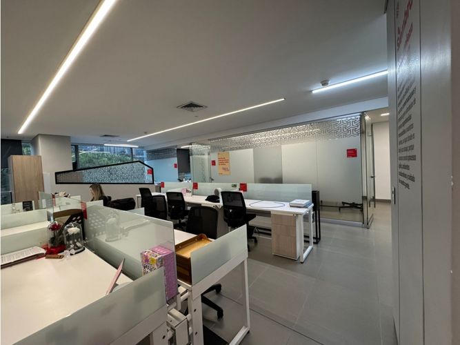 Oficina en Arriendo en El Poblado, Medellín - Miniatura 9
