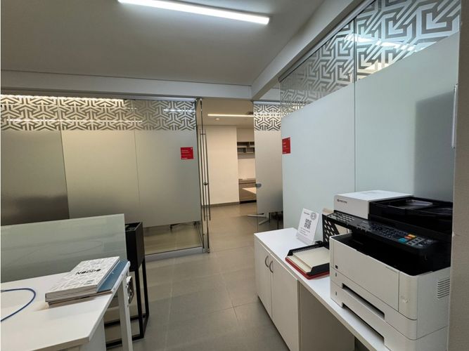 Oficina en Arriendo en El Poblado, Medellín - Miniatura 13