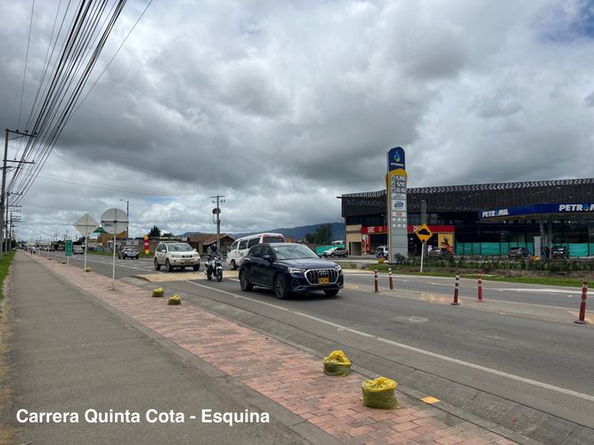 Local en Arriendo en Pueblo viejo, Cota - Miniatura 2