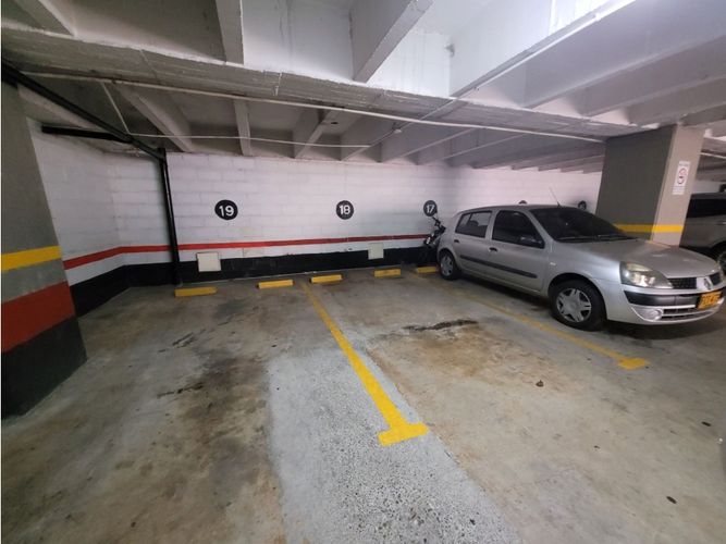 Oficina en venta en El Poblado, Medellín - Miniatura 8