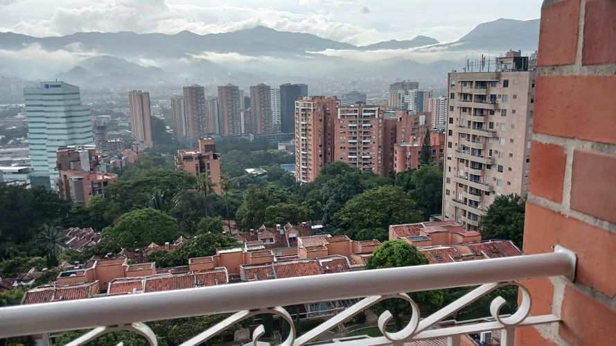 Apartamento en Venta en Castropol, Medellín - Miniatura 2