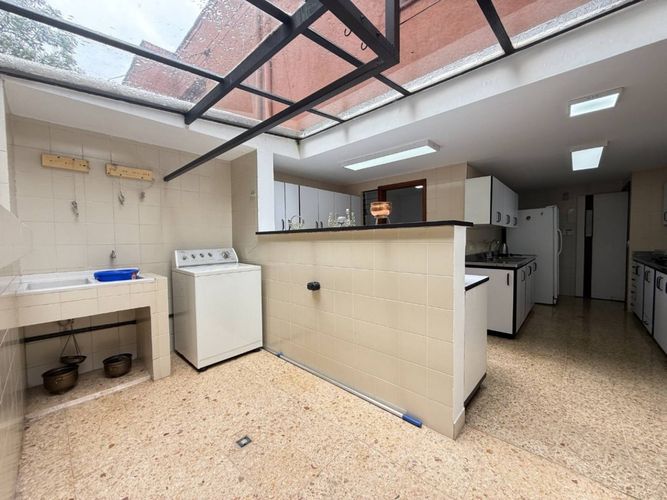 Casa en Arriendo en Los Balsos, Medellín - Miniatura 27