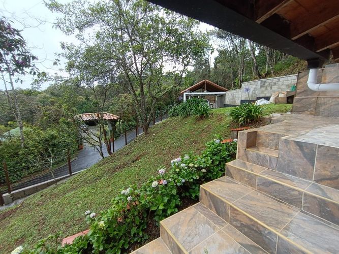 Finca en Arriendo en Santa Elena, Medellín - Imagen 1