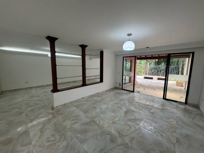 Casa en  Arriendo en Castropol, Medellín - Miniatura 3