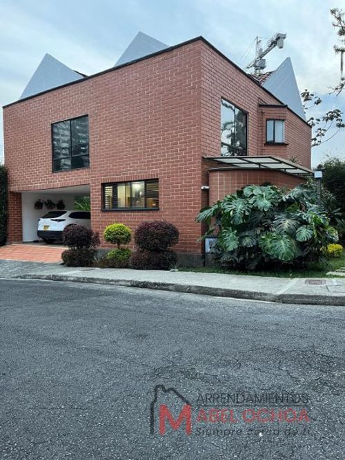 Casa en Venta en El Poblado, Medellín - Imagen 1