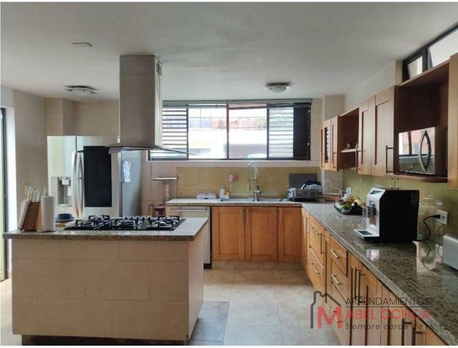 Casa en Venta en El Poblado, Medellín - Miniatura 2