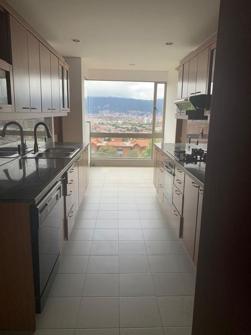 Apartamento en Arriendo en Lindaraja, Bogotá - Miniatura 5