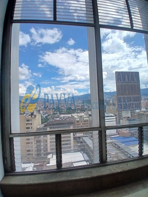 Oficina en Arriendo en Centro, Medellín - Miniatura 3