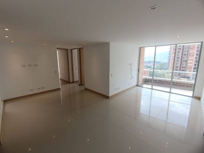 Apartamento en Arriendo en Camino Verde, Envigado - Miniatura 2