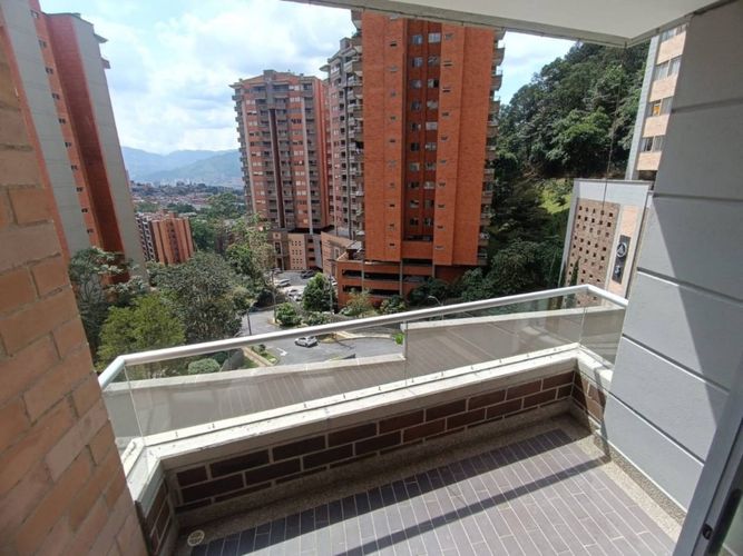 Apartamento en Arriendo en Camino Verde, Envigado - Miniatura 4