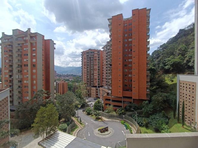 Apartamento en Arriendo en Camino Verde, Envigado - Miniatura 9
