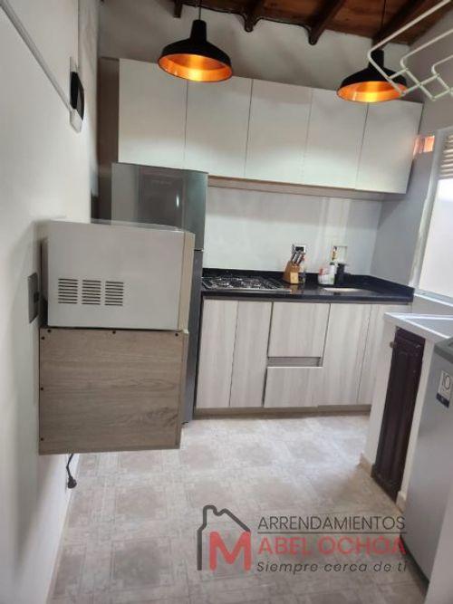 Apartamento en arriendo en Laureles, Medellín - Miniatura 2