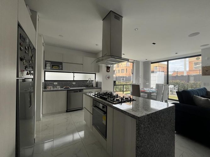 Casa en venta en Cota - Miniatura 3