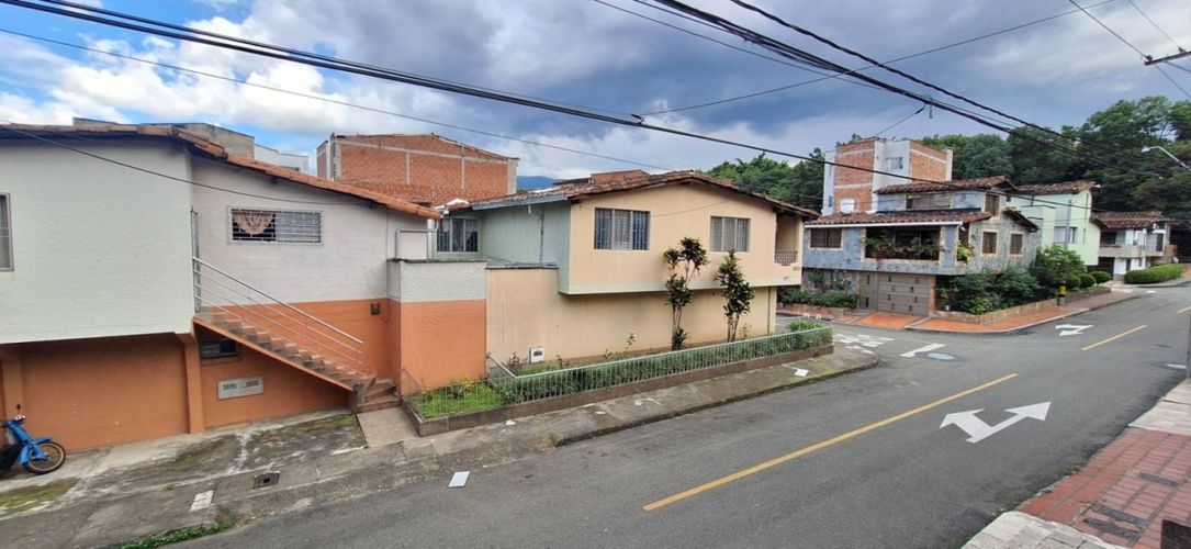 Casa en Arriendo en Belén, Medellín - Miniatura 11
