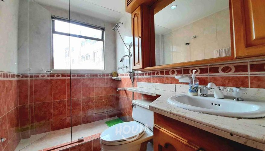 Apartamento en  Venta en Santa Barbara, Bogotá - Miniatura 5