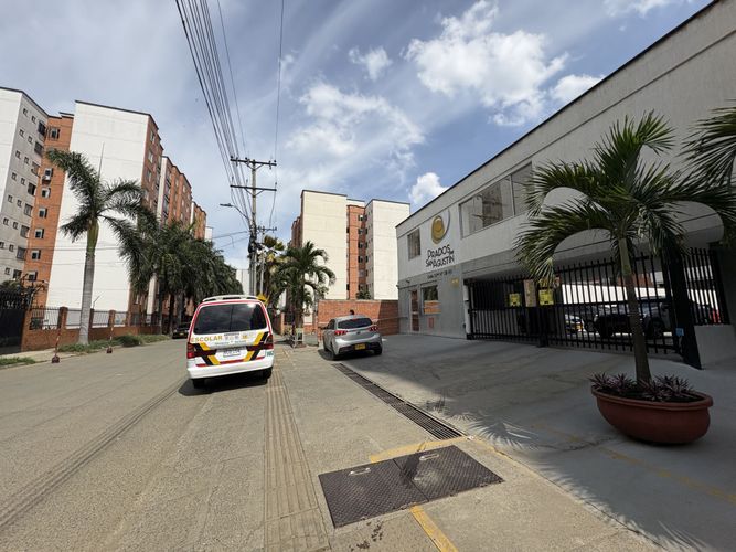 Apartamento en Arriendo en Prados del norte, Cali - Miniatura 2