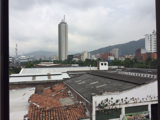 Edificio en  Arriendo en El piloto, Cali - Miniatura 2