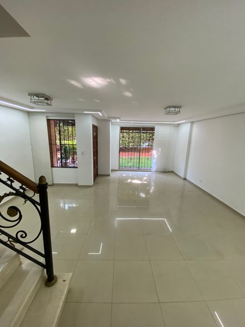 Casa en Venta en Urbanizacion san joaquin, Cali - Miniatura 2