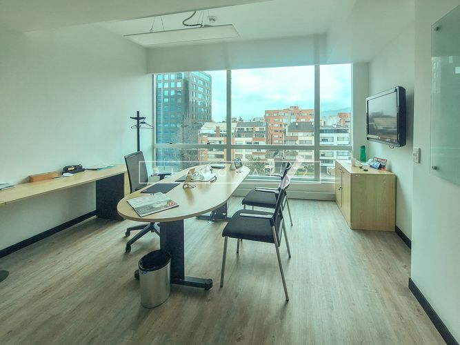 Oficina en arriendo en Chico norte, Bogotá - Miniatura 3