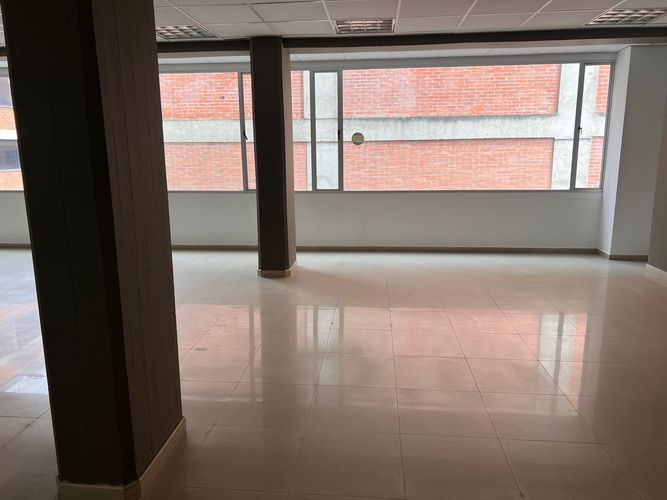 Edificio en Arriendo en Lago gaitan, Bogotá - Miniatura 5