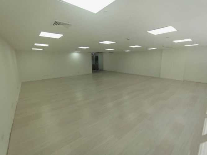 Oficina en Arriendo en Loma De San Julian, Medellín - Miniatura 4