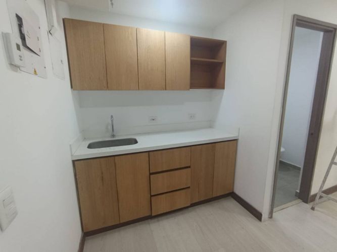 Oficina en Arriendo en Loma De San Julian, Medellín - Miniatura 7
