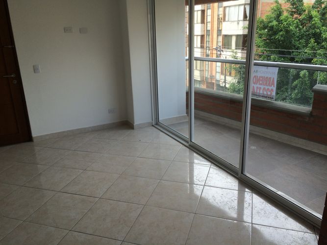 Apartamento en  Arriendo en Laureles, Medellín - Miniatura 2