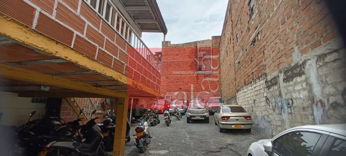Parqueadero en venta en Aranjuez, Medellín - Imagen 1