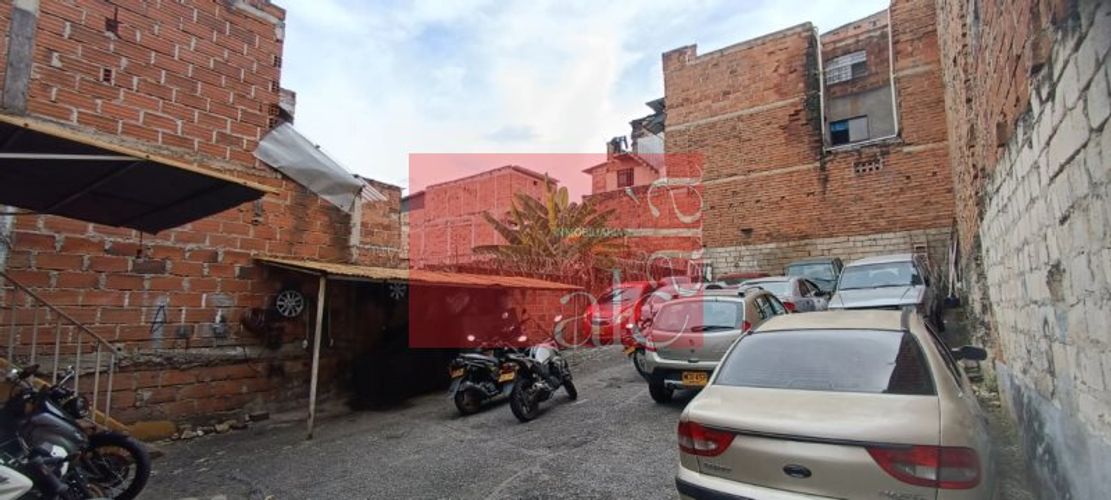 Parqueadero en venta en Aranjuez, Medellín - Miniatura 2