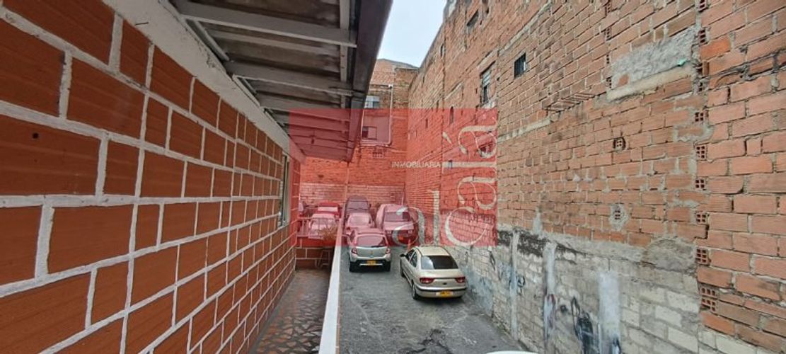 Parqueadero en venta en Aranjuez, Medellín - Miniatura 3