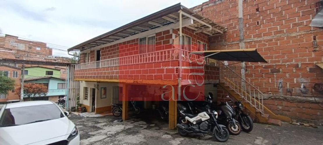 Parqueadero en venta en Aranjuez, Medellín - Miniatura 5