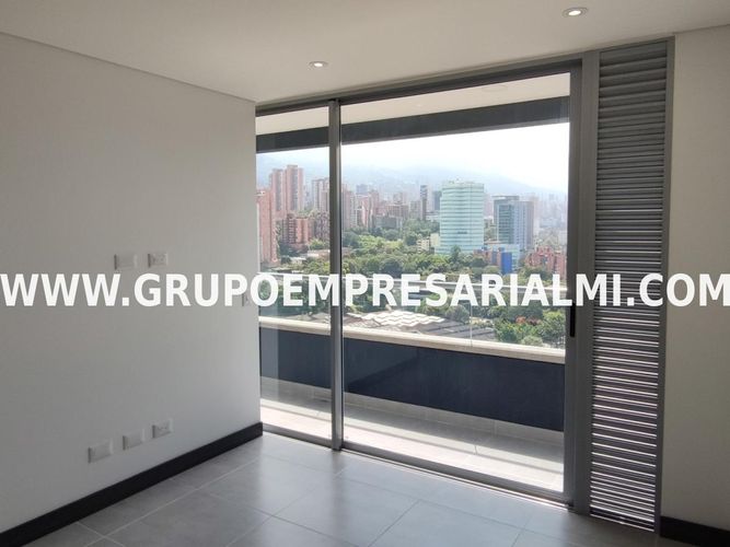Apartaestudio en Arriendo en El Poblado, Medellín - Miniatura 2