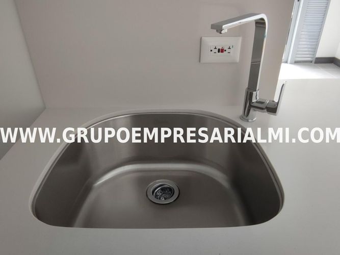 Apartaestudio en Arriendo en El Poblado, Medellín - Miniatura 9